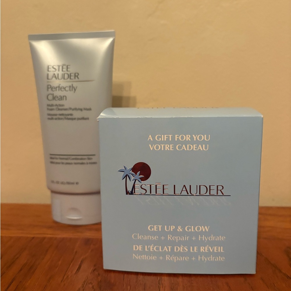 Estee Lauder Skincare | Perfectly Clean Multi-Action Foam Cleanser - Light Blue